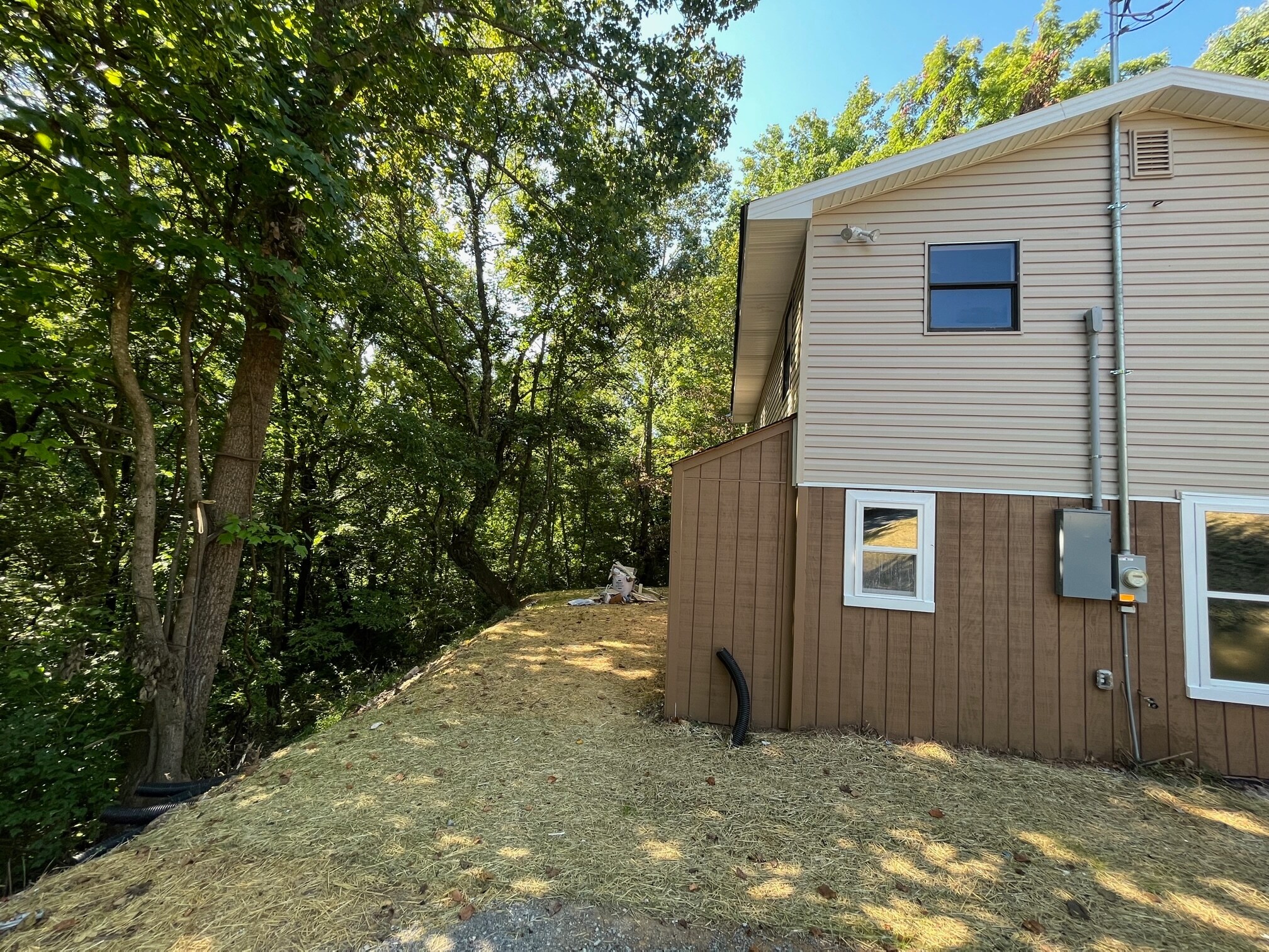 Building Photo - 718 Mount Vernon Rd