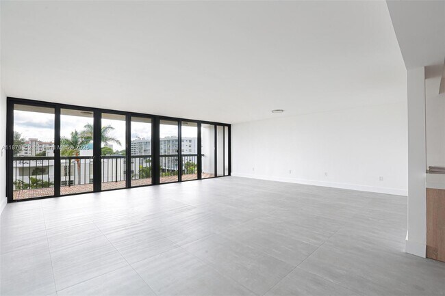 Building Photo - 9300 Bay Harbor Terrace