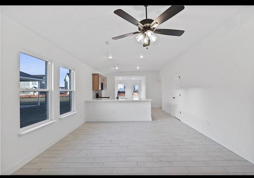 Building Photo - 1512 Lowery St