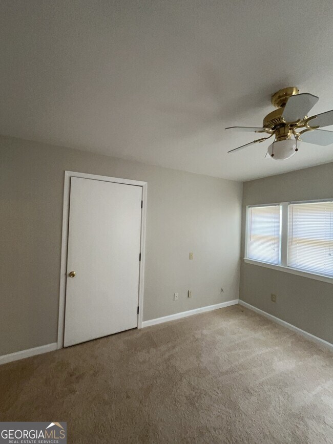 Building Photo - 3761 Windsor Cir