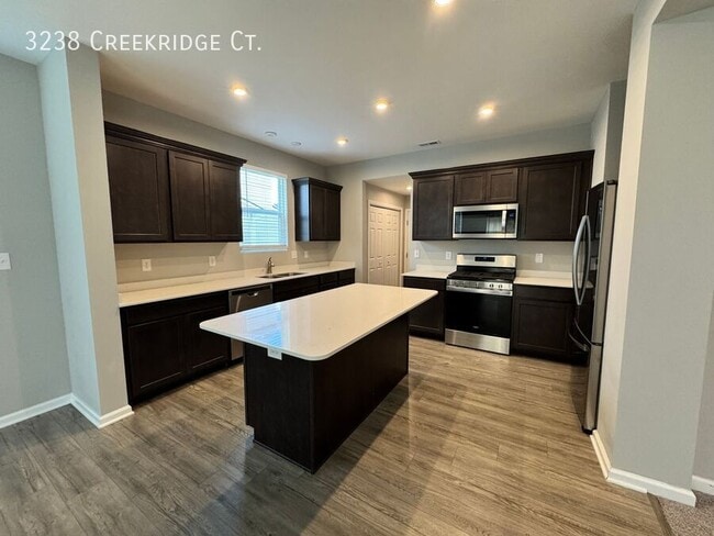 Building Photo - 3238 Creekridge Ct