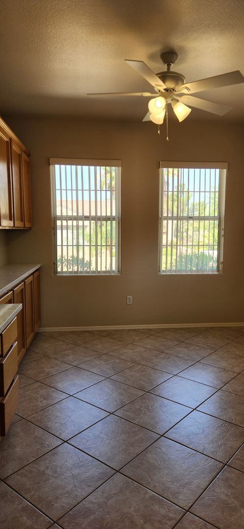 Building Photo - FRESHLY PAINTED 2 Bedroom Patio Home in Ag...