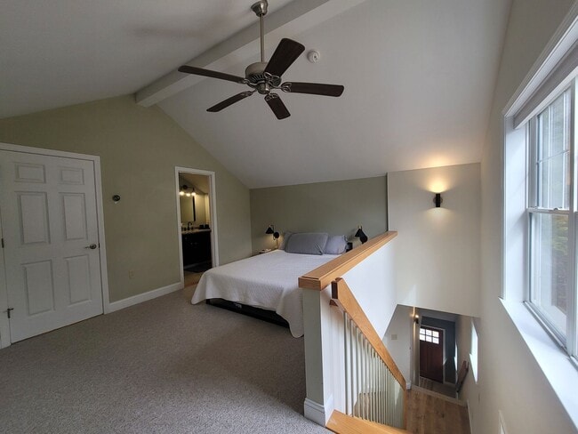 Building Photo - 6 month SUMMER SEASONAL on the River - $500 DISCOUNT!! - $2400/mo 2 bed 2 bath available now!