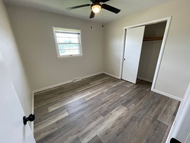 Building Photo - 2207 Clark Ln