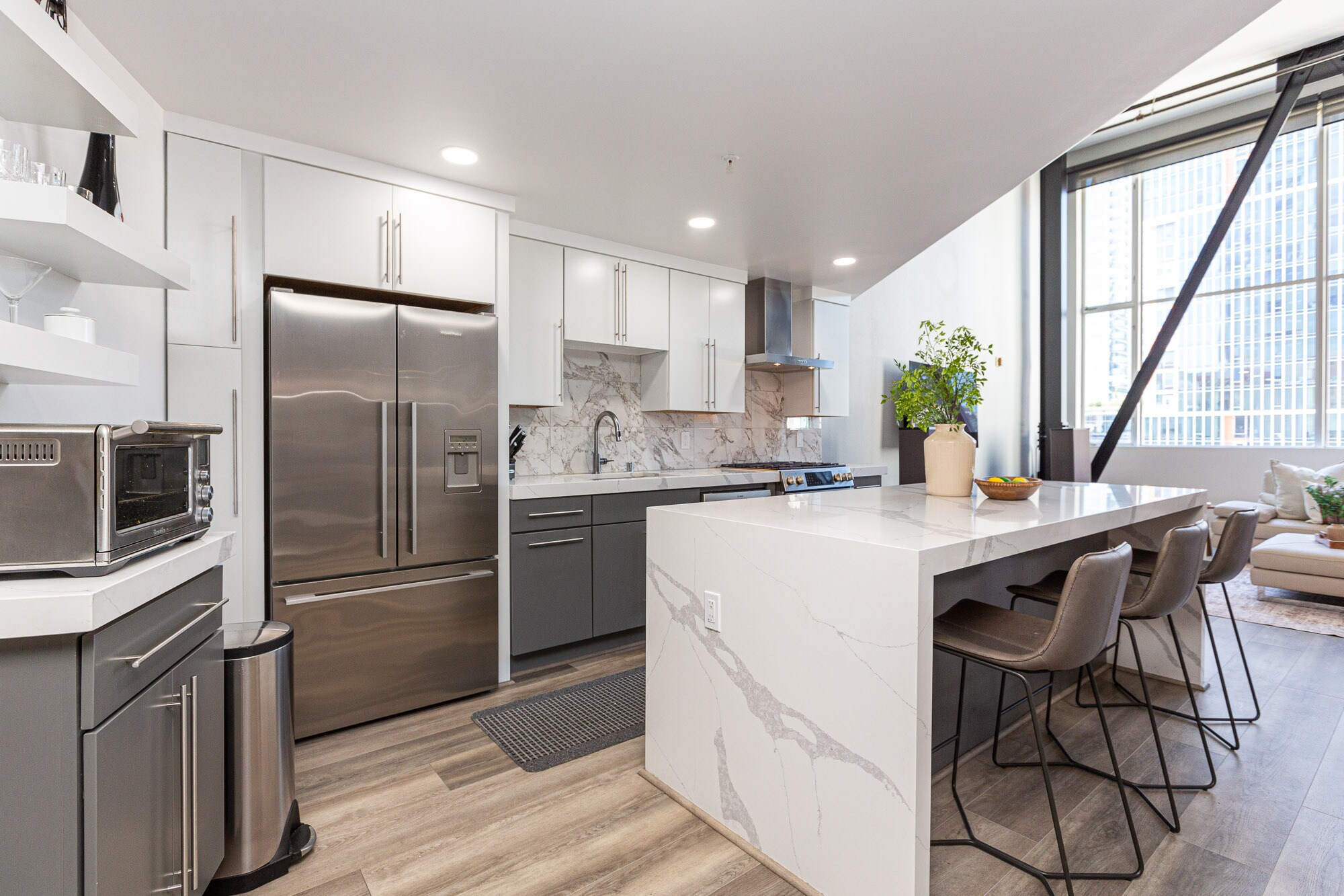 Building Photo - 346 1st St