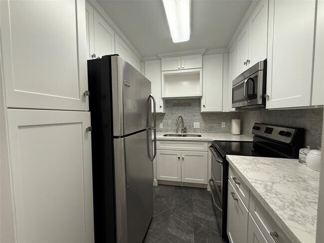 Building Photo - 2601 Bellefontaine St