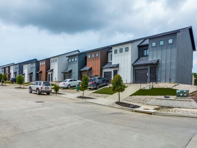 Building Photo - 3331 Brambleton Hill Pl.