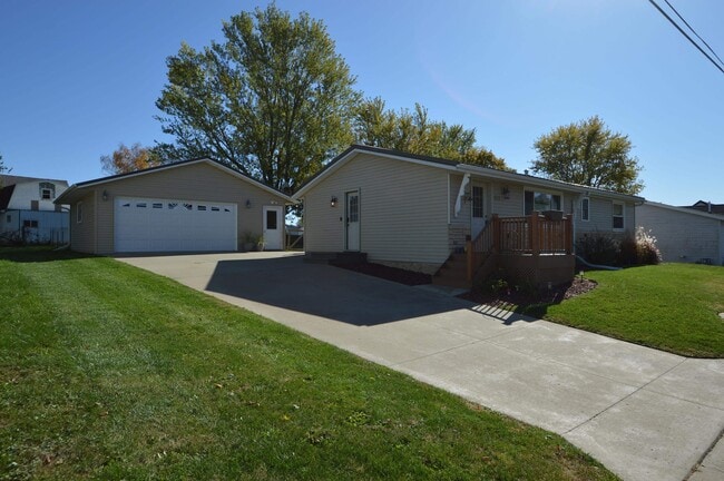 Building Photo - 610 Elizabeth St