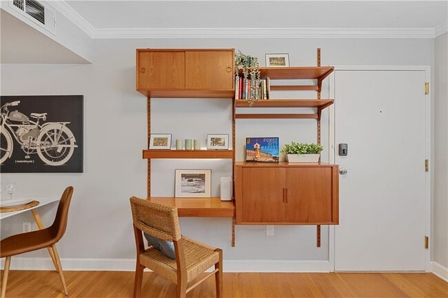 Building Photo - 960 St Charles Ave NE