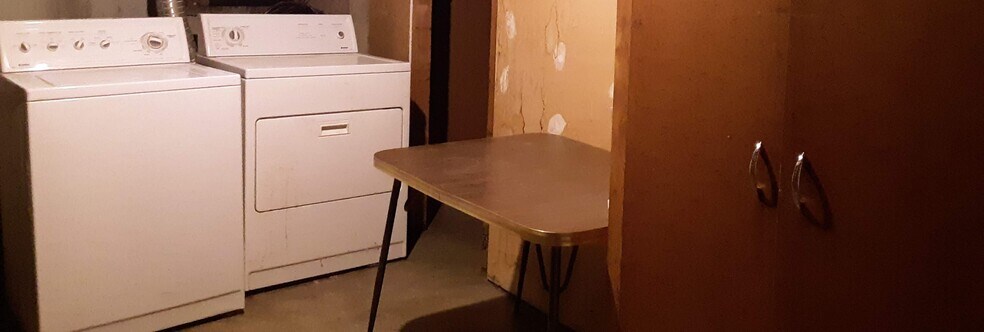 Building Photo - 23 E Euclid Ave