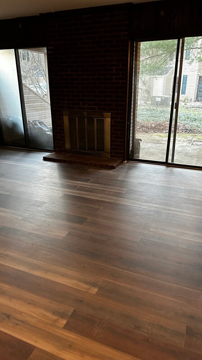 Building Photo - 1101 Bromley Est