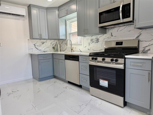 Building Photo - 48 79th Ave