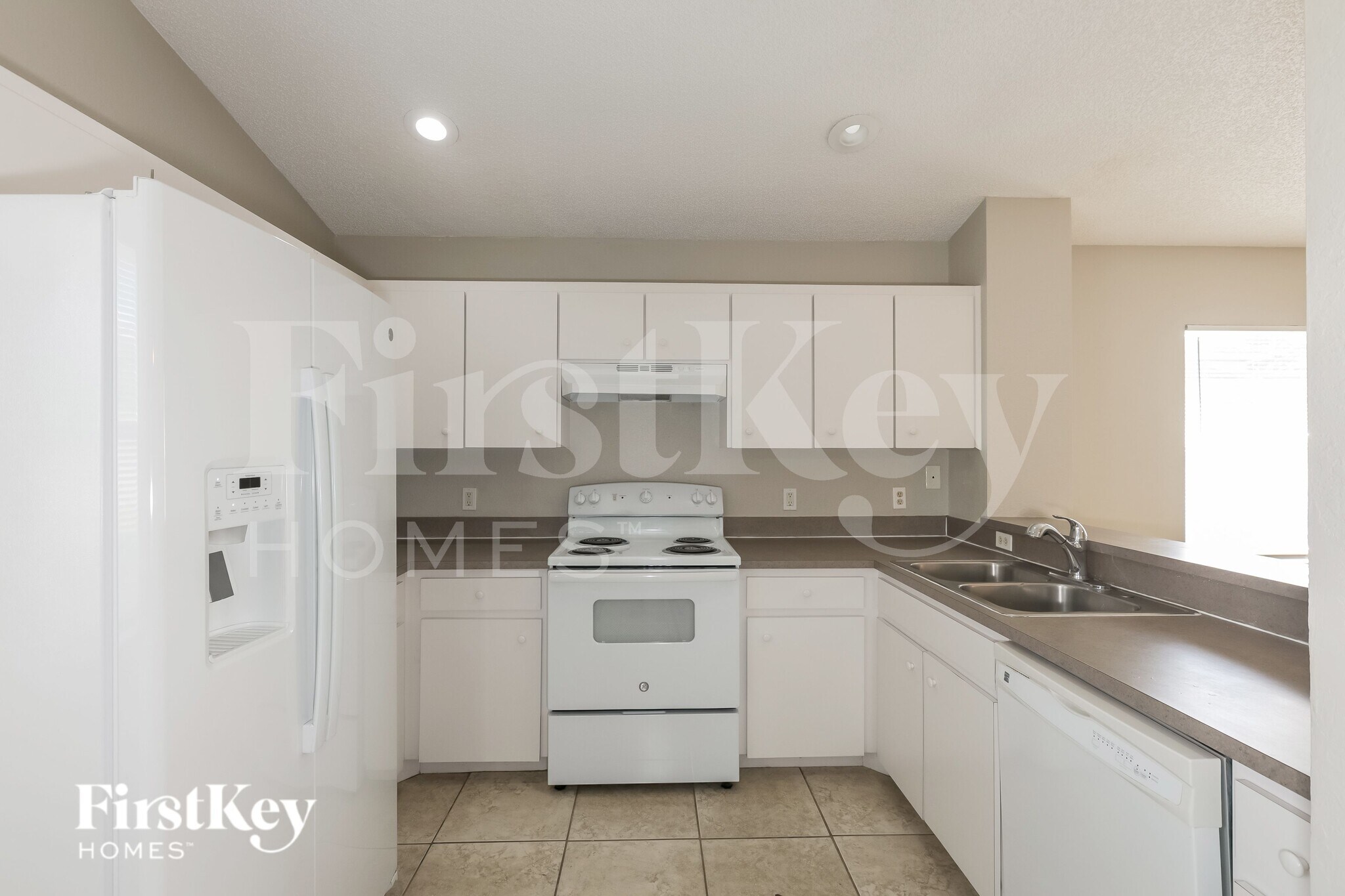 Building Photo - 1237 E Grove Ave