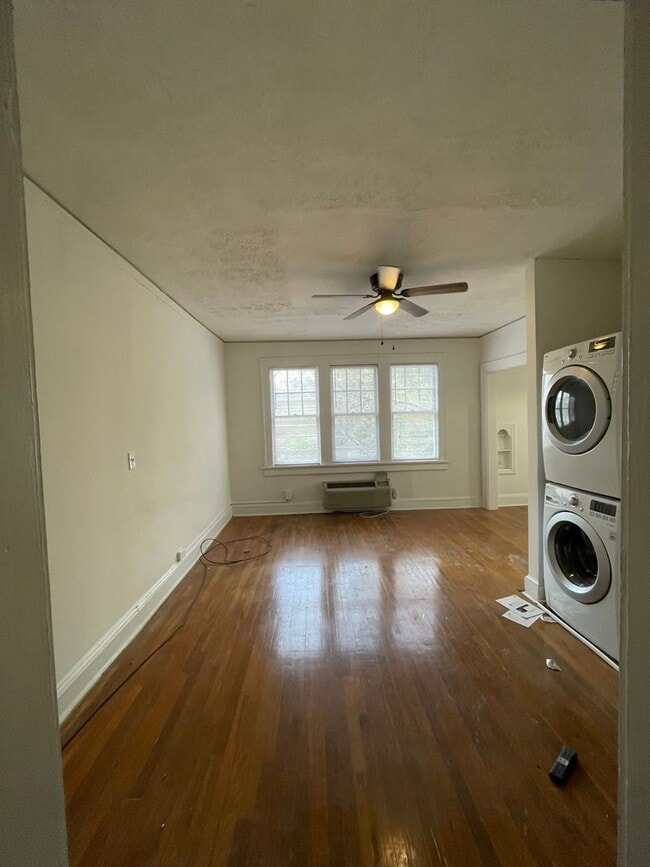 Interior Photo - 430 Ponce