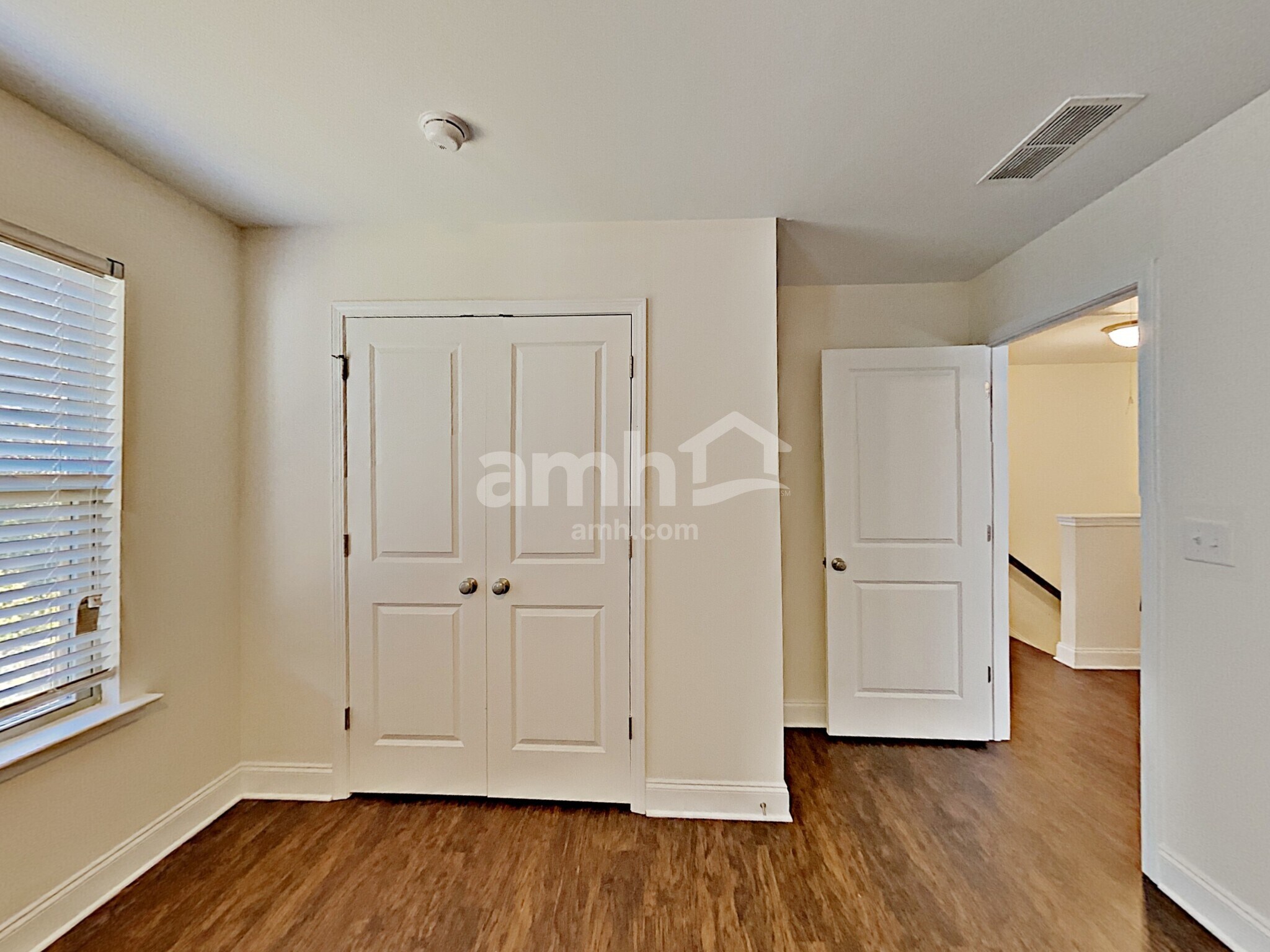 Building Photo - 2103 Leafmore Ct SE