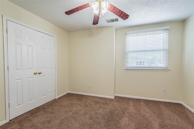 Building Photo - 6630 Bluebottle Ln