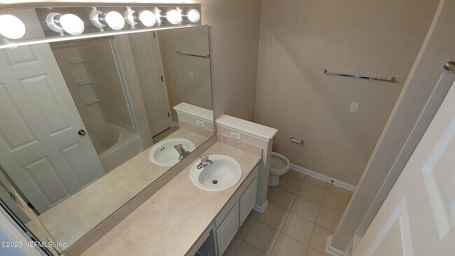 Building Photo - 5956 Pavilion Dr