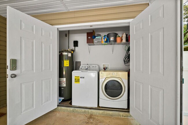 Building Photo - 20 Pearl St