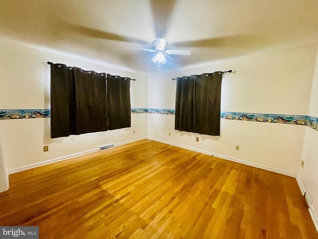 Building Photo - 4124 Lincoln Way E