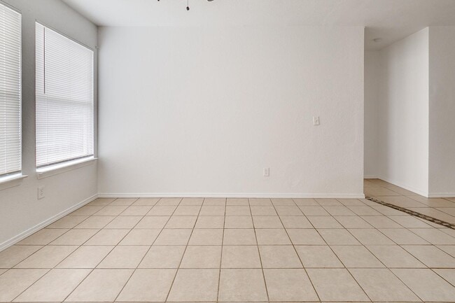 Building Photo - 913 SW 153rd St