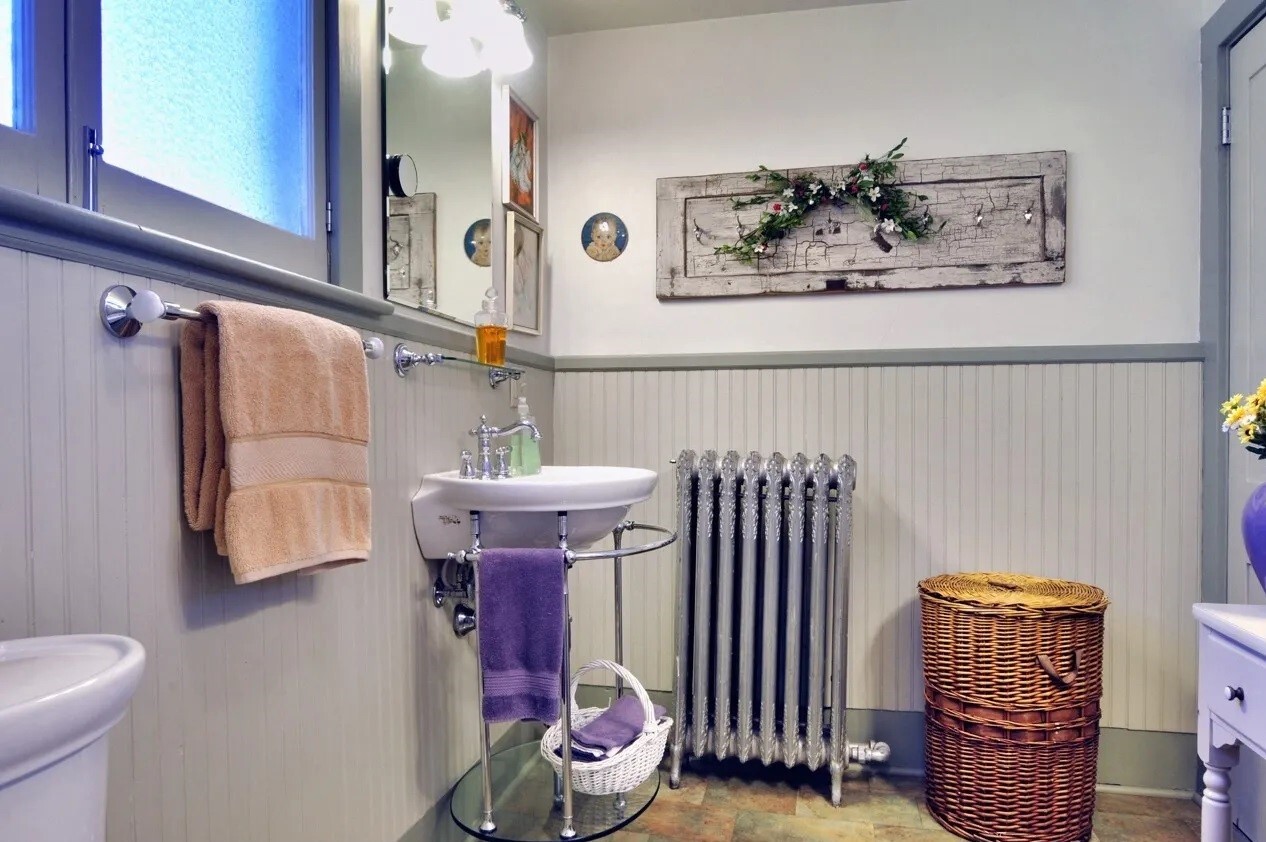 Newly renovated bathroom, stand up shower/tub combo - 227 E Lamb St