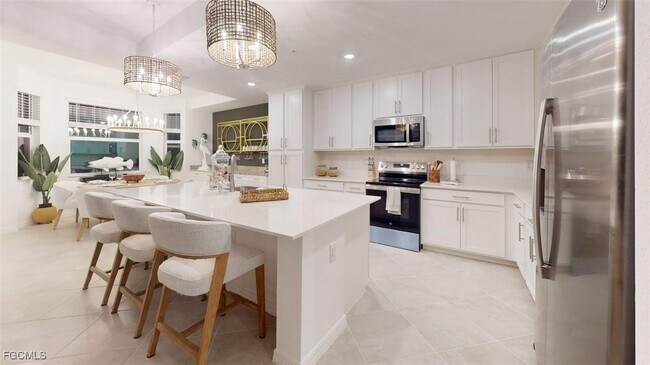 Building Photo - 15375 Grn Acrs Ave