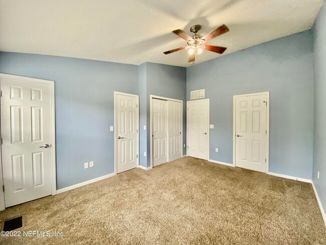 Building Photo - 8101 SUMMER PALM Ct