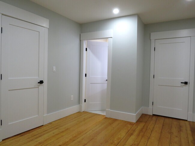 Building Photo - 9 Spring Garden St