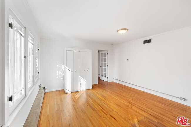 Building Photo - 1843 Lucile Ave