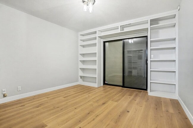 Building Photo - 29 Starview Dr