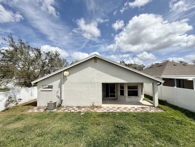 Building Photo - 27519 Sky Lake Cir