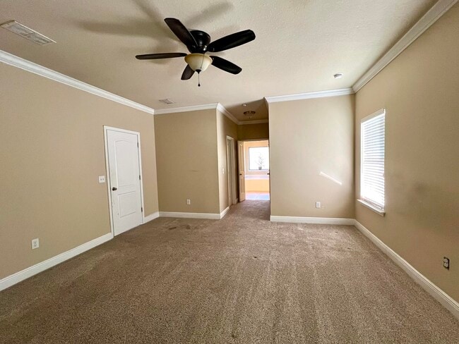 Building Photo - 68 Hemingway Ln