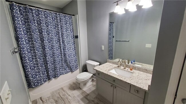 Building Photo - 1307 Stratford Commons