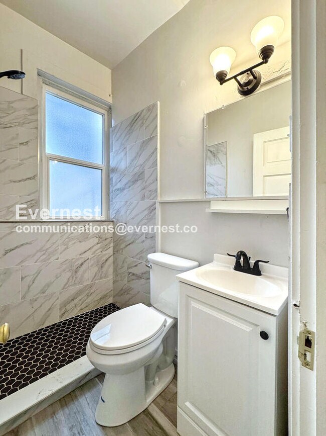 Building Photo - 1147 N Marion St