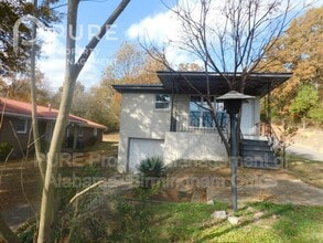 Building Photo - 2028 Progress St