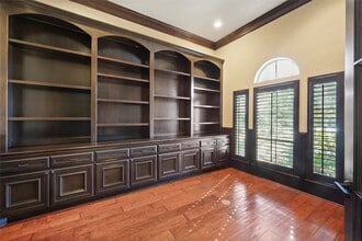 Building Photo - 30 N Palmiera Cir