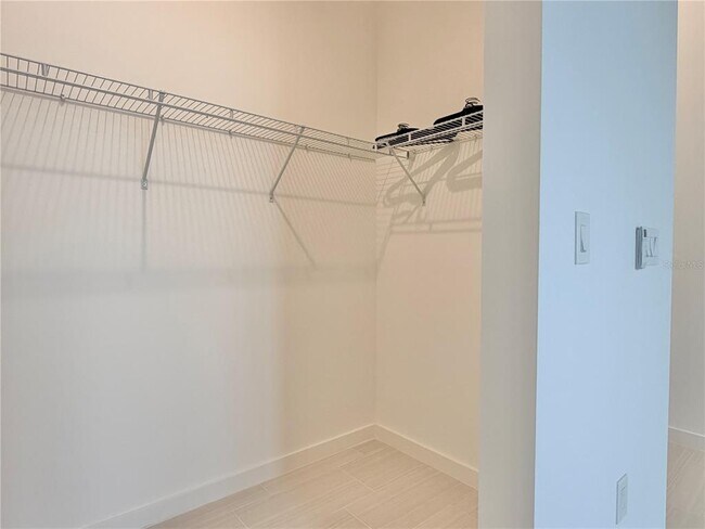 Building Photo - 920 N Osceola Ave