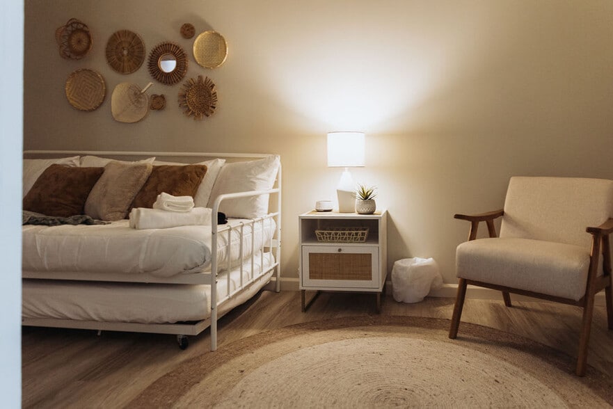 Building Photo - 308 Lamont St