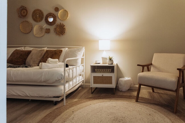 Building Photo - 308 Lamont St