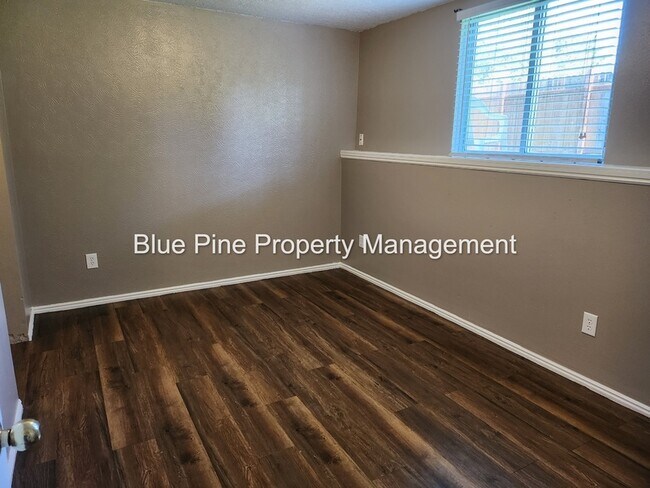 Building Photo - 322 Fredregill Rd