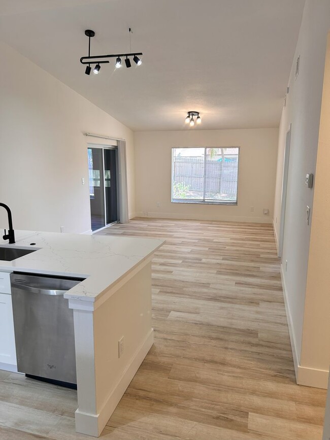 Building Photo - **2/2 Hidden Lakes Villa/ Sanford**