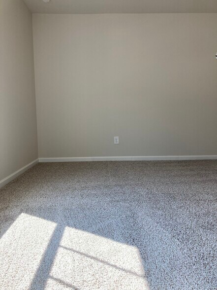 Building Photo - 354 Timberland Ave