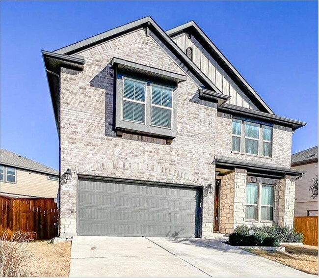 Building Photo - 9002 Palmito Dr