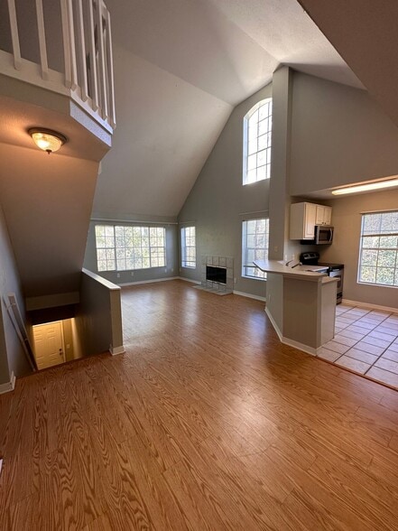 Building Photo - 13703 Richmond Park Dr N