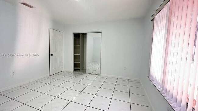 Building Photo - 233 NE 199th Terrace