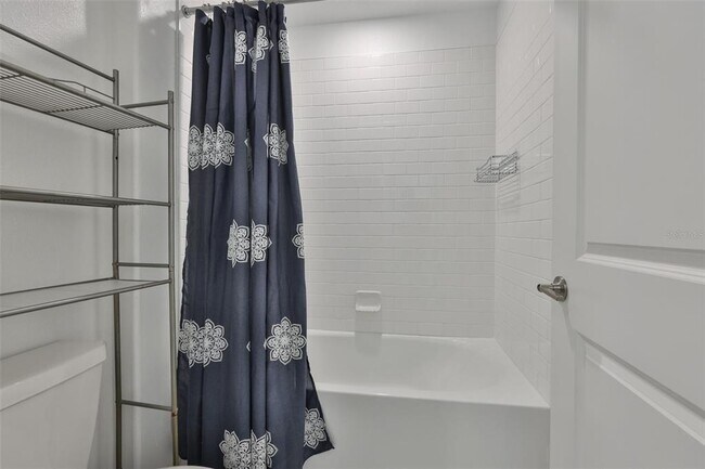 Building Photo - 9913 Jackfruit Ct