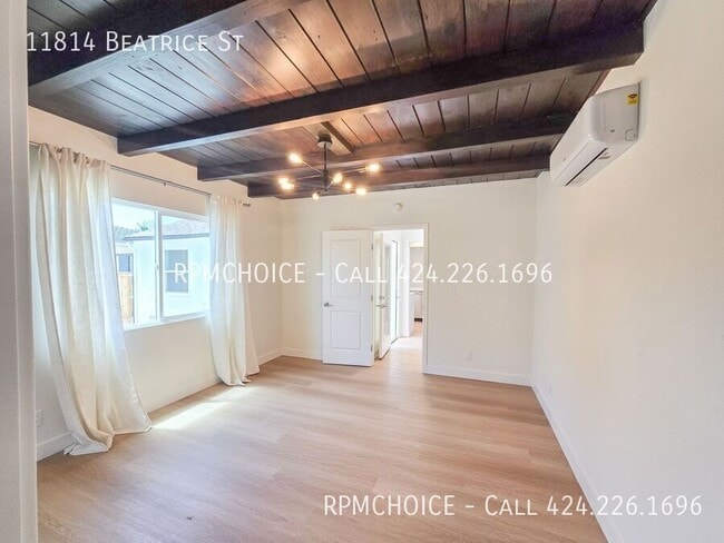 Building Photo - 11814 Beatrice St