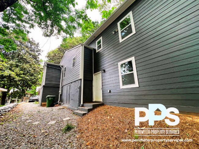 Building Photo - 1064 Westmoor Dr NW