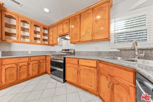 Building Photo - 4221 Stewart Ave