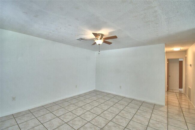 Building Photo - 914 Grape Ave